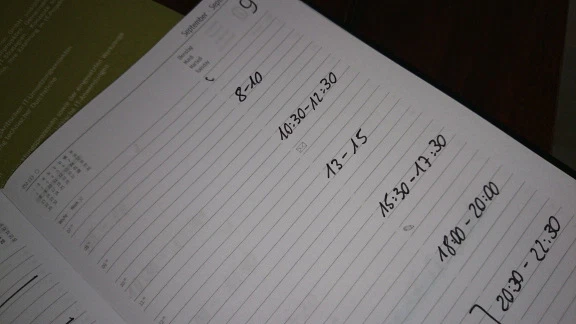 zeitmanagement-den-tag-planen-kalender-eintragungen-folie-01